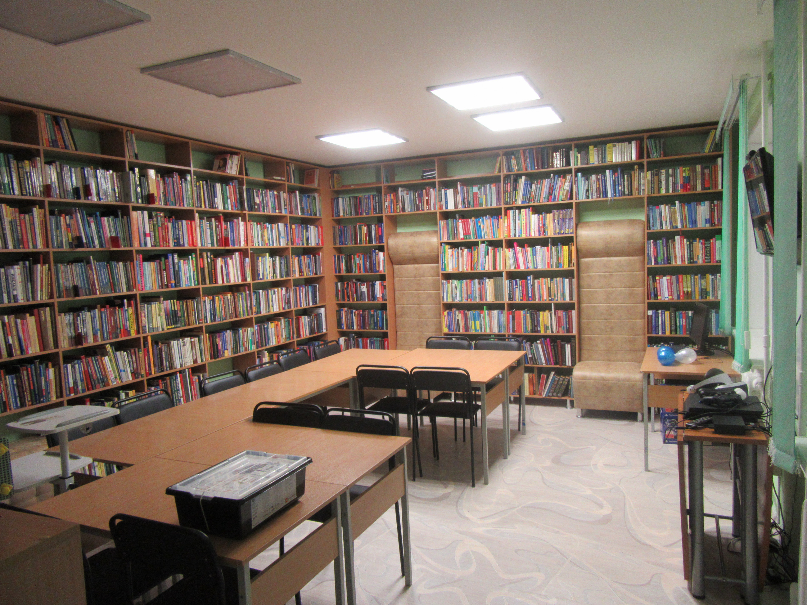 Библиотека после ремонта. Нерюнгринская библиотека. Таттинская библиотека.